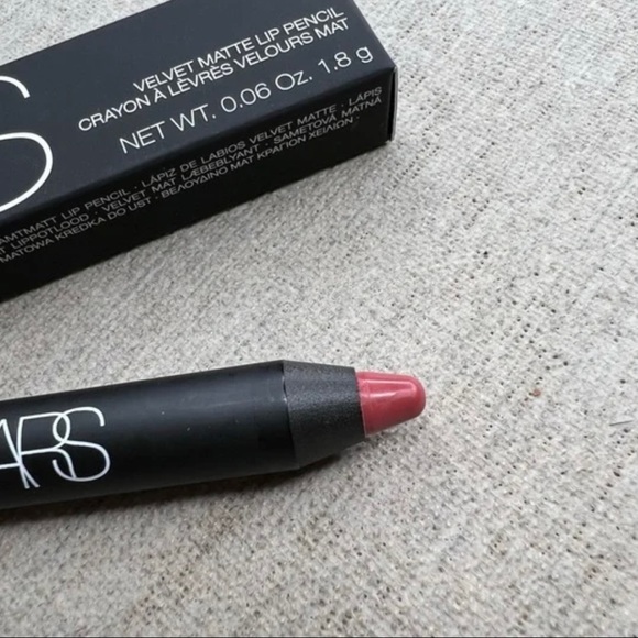 ⭐️3 for $20⭐️ NARS Velvet Matte Lip Pencil Mini - Picture 3 of 6